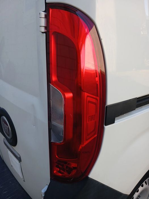 Farolim direito FIAT Doblo (263_)