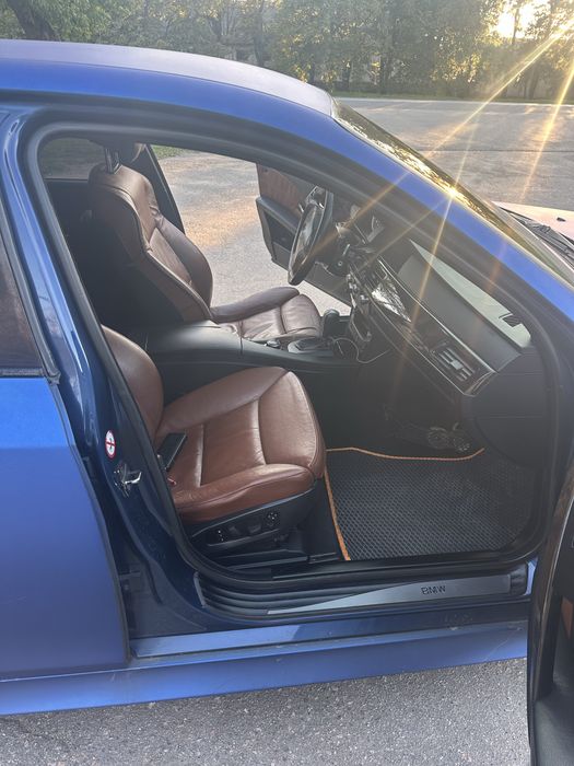 Продам BMW Е60. 2.5 газ/бензин