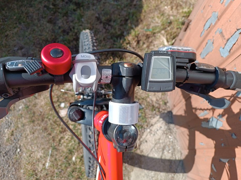 Czerwony rower górski Scrapper