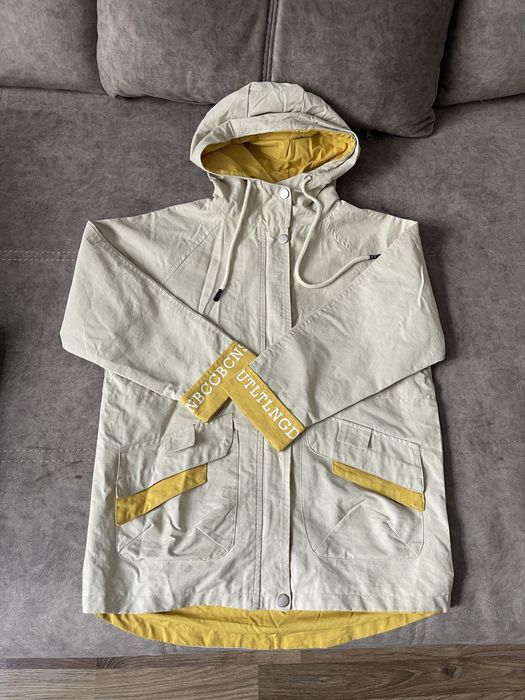 Пальто, плащ для дівчинки!