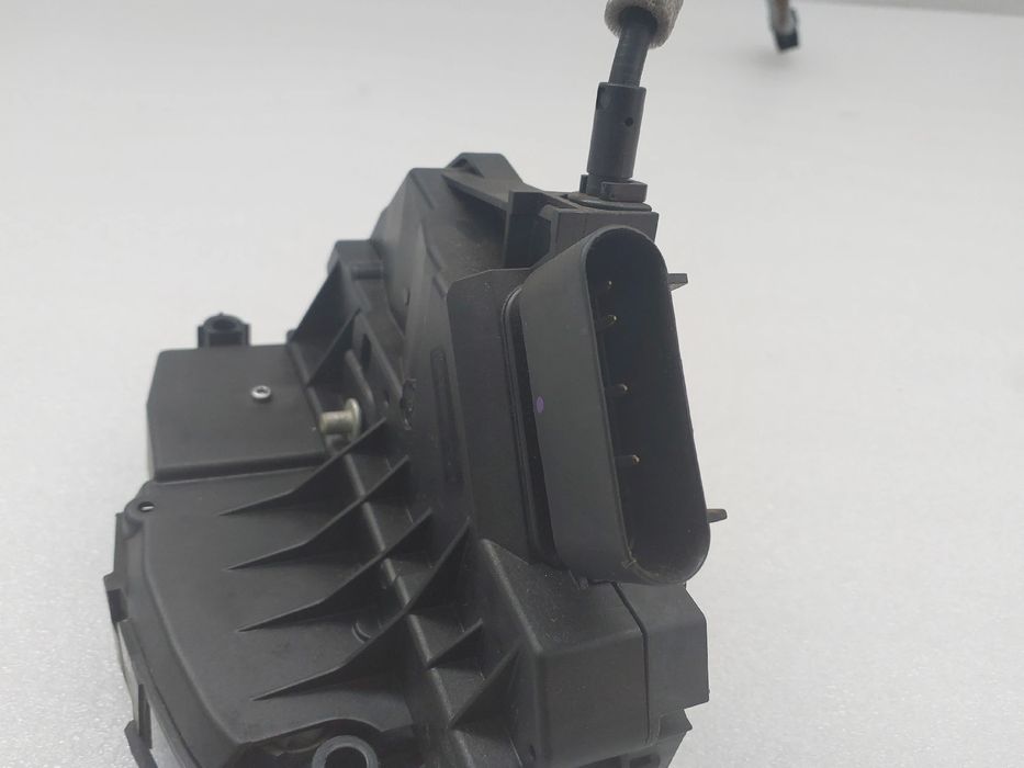 Fechadura / fecho porta frente direito FORD Focus III