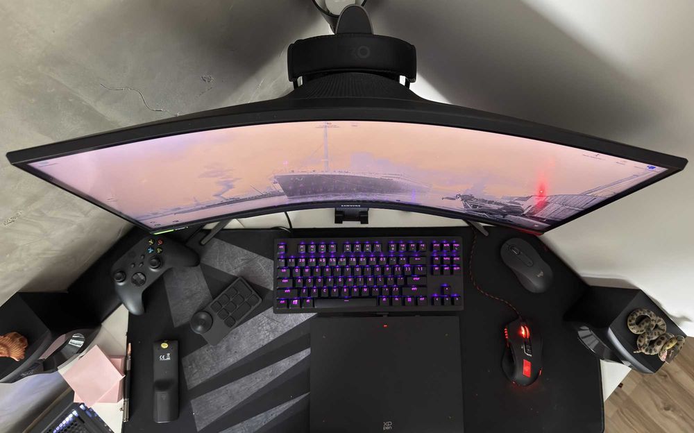 Monitor Samsung Odyssey G7 27" (2560x1440, 240Hz)