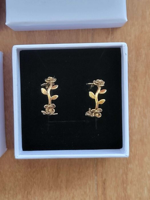 Conjunto Argolas + Anel de Flores Dourados - MESH