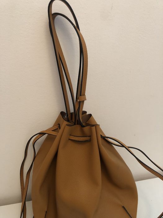 Mala com bolsa de necessair incluída Marca zara