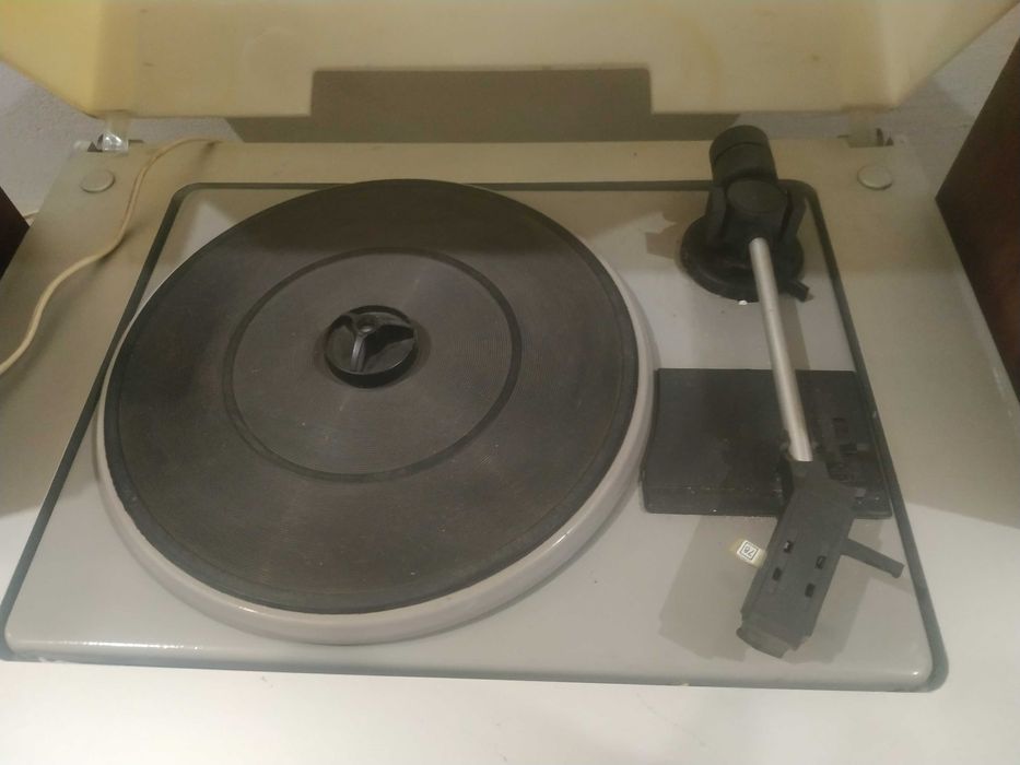 Проигрыватель КАНТАТА 205