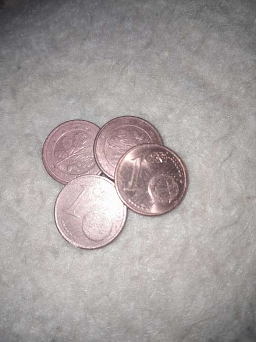 Moedas , notas e artigos antigos