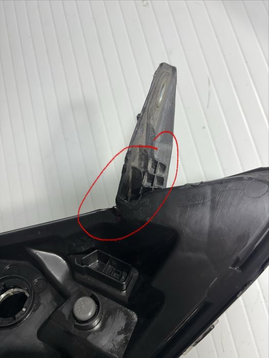 Farol dianteiro Iveco Daily 6ª geração