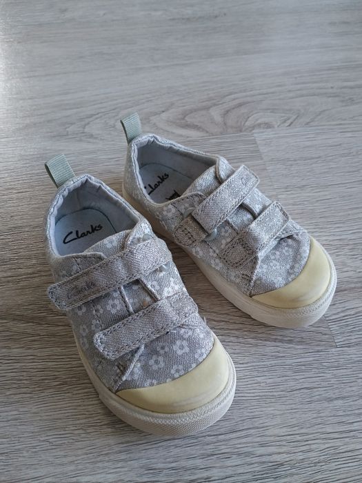 Buciki dla dziewczynki Clarks rozmiar 23