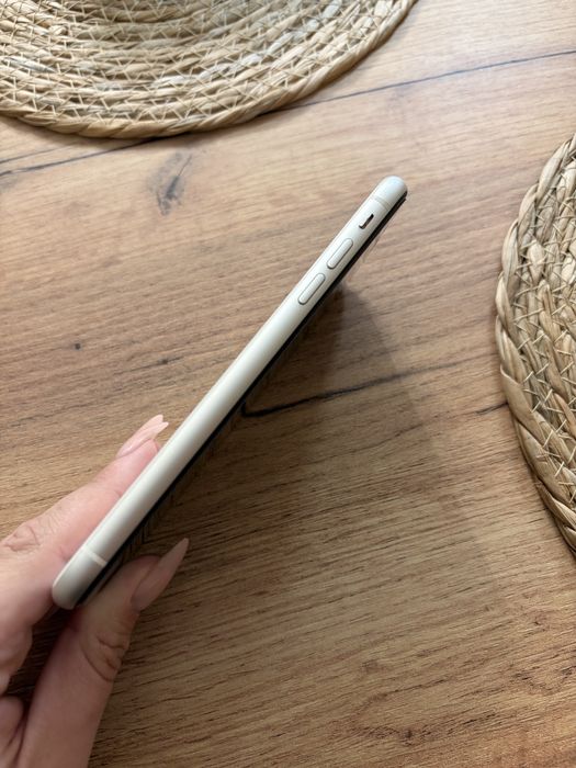 iPhone 11 64GB White