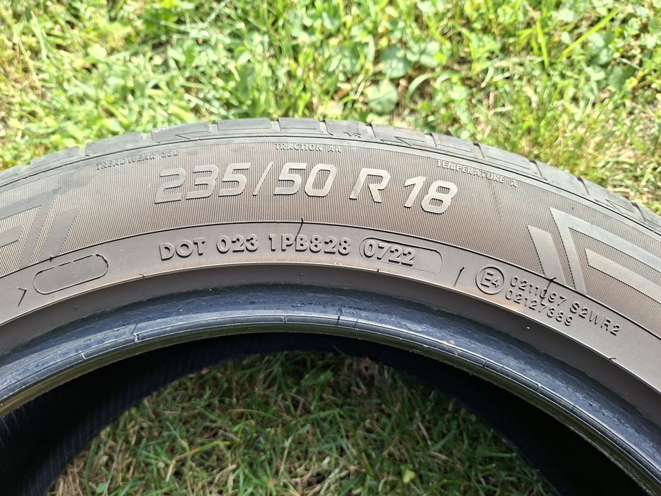 Sprzedam 4 opony Vredestein 235/50 R18
