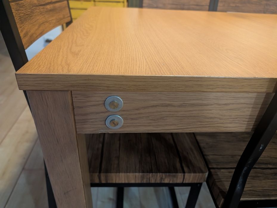 Mesa extensível e 6 cadeiras