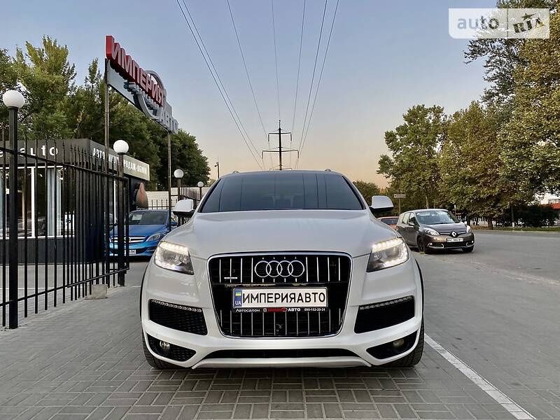 Продам Ауди Q7 2014г