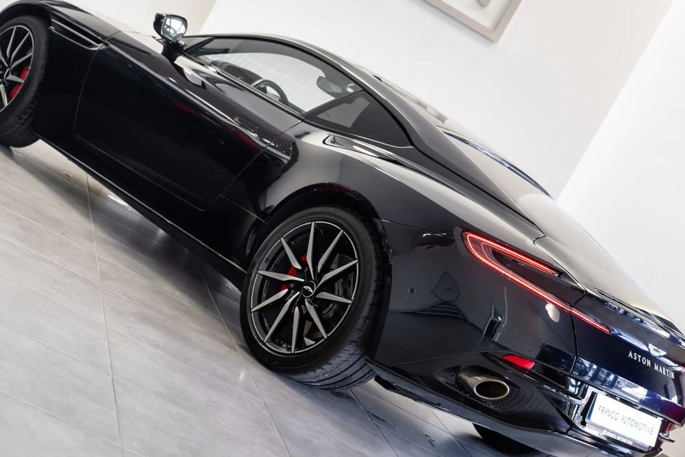 Aston Martin DB11 Coupé V8 Auto