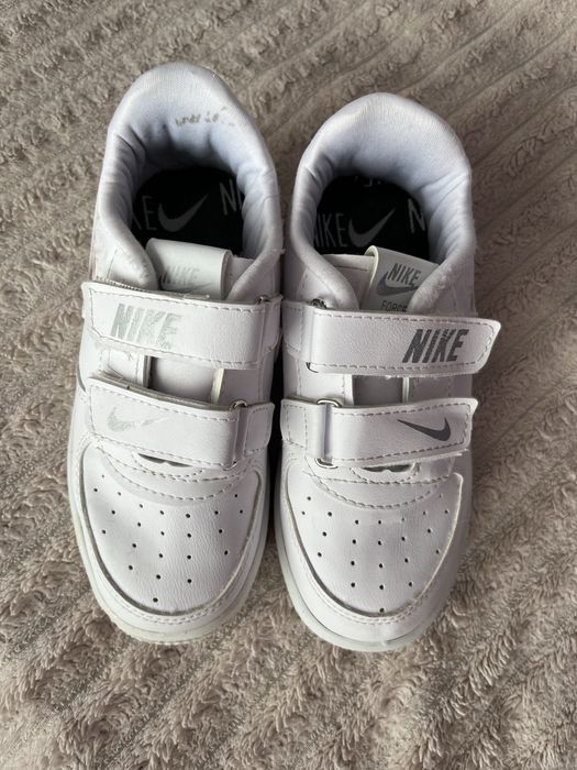 Кросівки , кеди  білі на дівчинку 29 р Nike