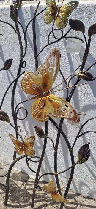 Decoração de Parede em Metal - Borboletas e Suportes para Velas (90cm)