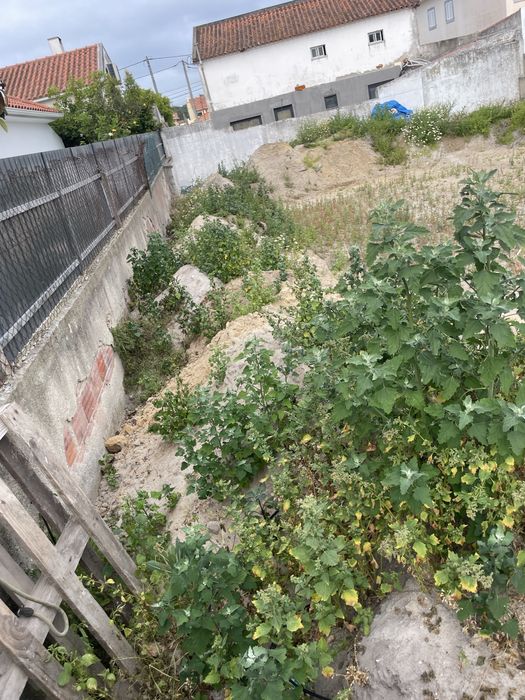 | Fretes, Entulho, Limpeza de Terrenos e Remoção de Terras