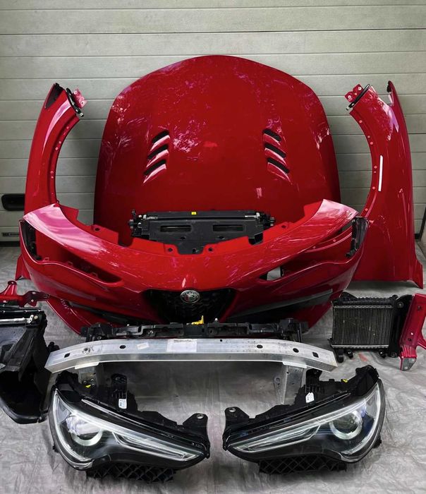 Alfa Romeo Stelvio QV капот інші запчастини разборка