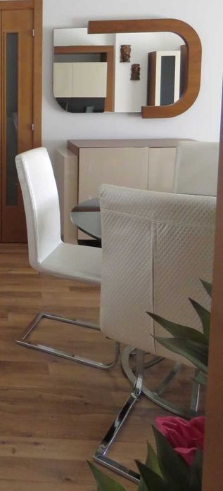 Mobiliário de Sala Completo (13 Peças) – Design Moderno Lacado/Nogueira