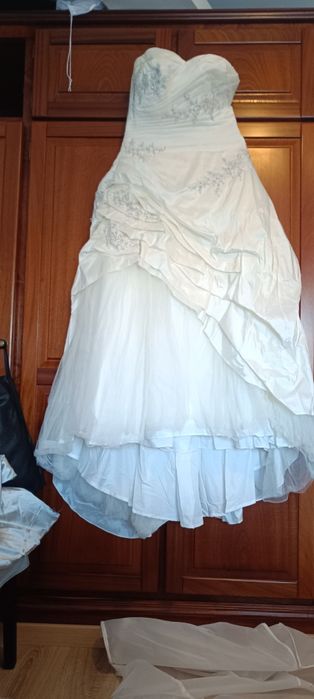 Vestido de noiva usado em muito bom estado de conservação