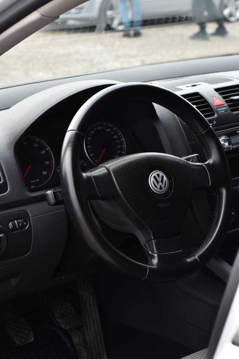 Volkswagen Golf 5 2008р. 1.6 бензин, обмін [Перший внесок від 20%]