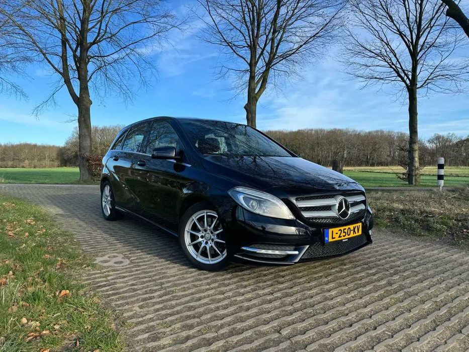 Разборка Mercedes Benz W246  бампер б/у автозапчастини