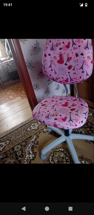 Продам стілець майже новий