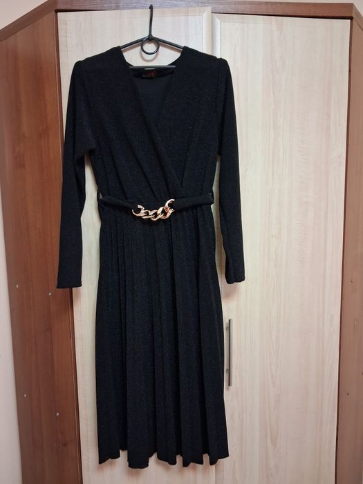 Елегантна Жіноча  сукня  46-48 р.450 грн