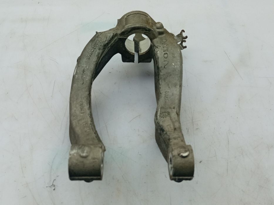 Braço de suspensão frente esquerdo VOLVO V60 II Cross Country (227)