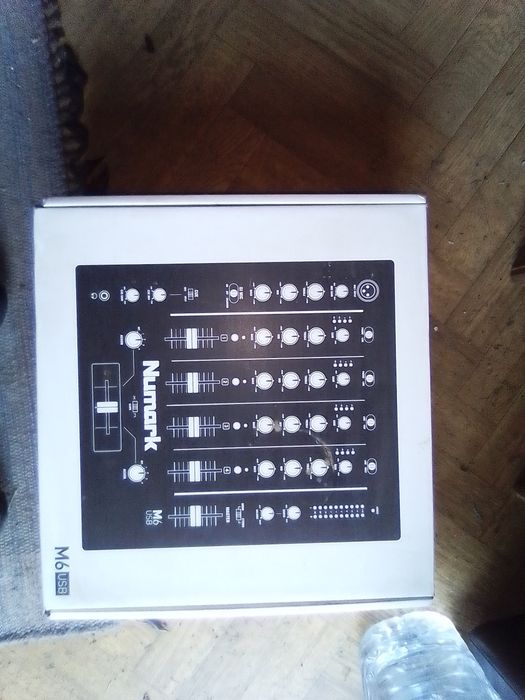 Reloop disco giros,Numark mixer,Ortofon cartuchas €1.500