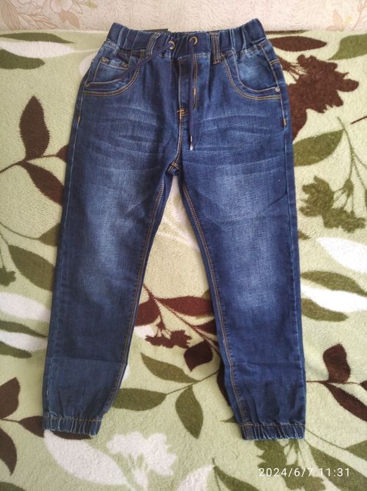 Нові джинси для хлопчика
