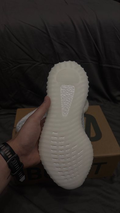 Yeezy 350 v2 static
