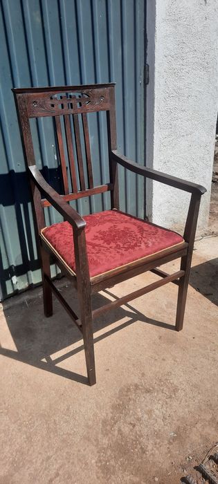 Cadeirão Muito Antigo