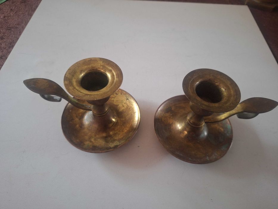 Świeczniki różnych rozmiarów