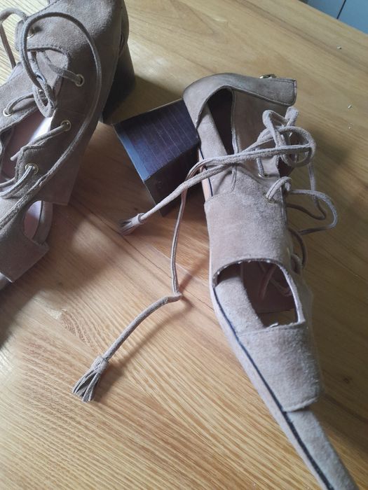 Buty damskie zamszowe