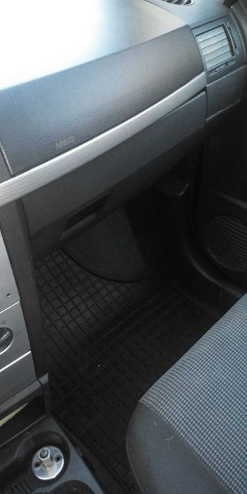 Opel Meriva srebrny 2004r.