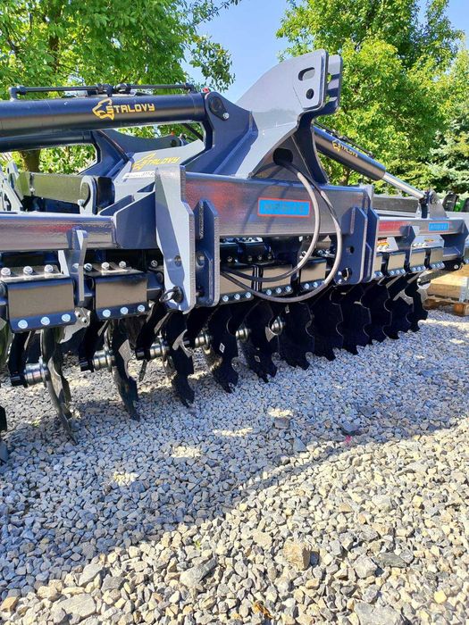 Hydrauliczna brona talerzowa hydraulicznie składana talerzówka