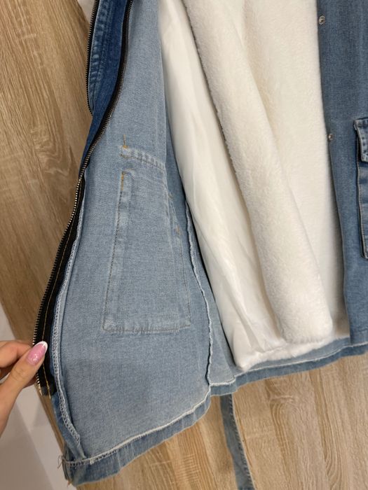 Kurtka jeansowa z futerkiem . Oversize