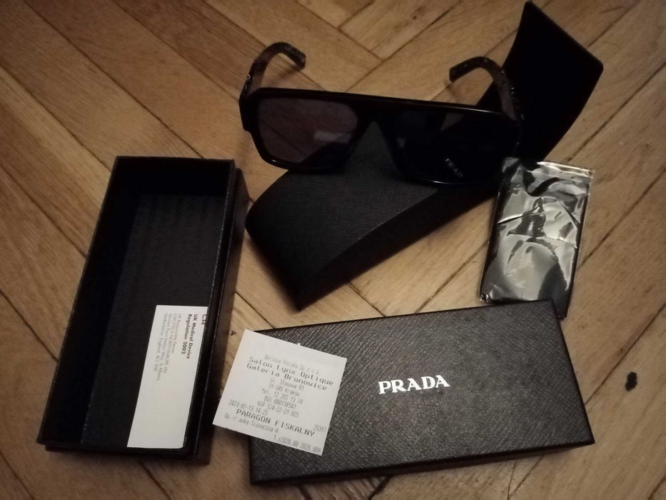 Okulary przeciwsłoneczne PRADA , czarne i fioletowe szkła