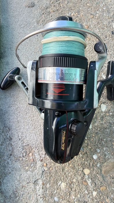 Cana de pesca antiga em fibra