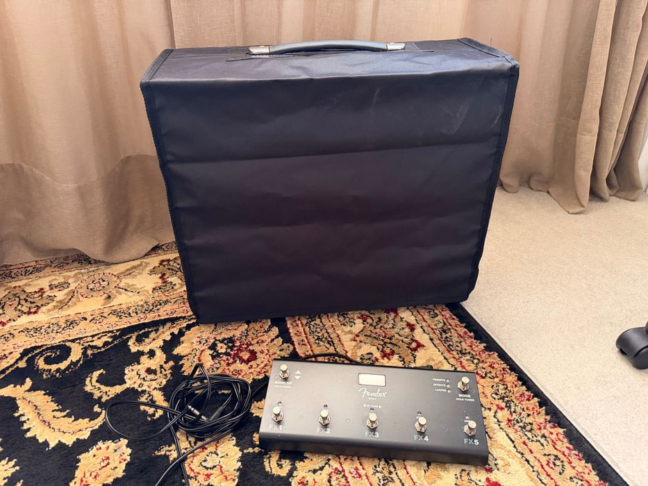 Fender Mustang GTX50 + Fender GTX-7 Footswitch + Capa