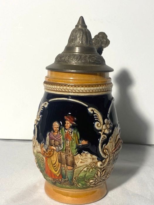 Caneca de Cerveja Alemã em Cerâmica