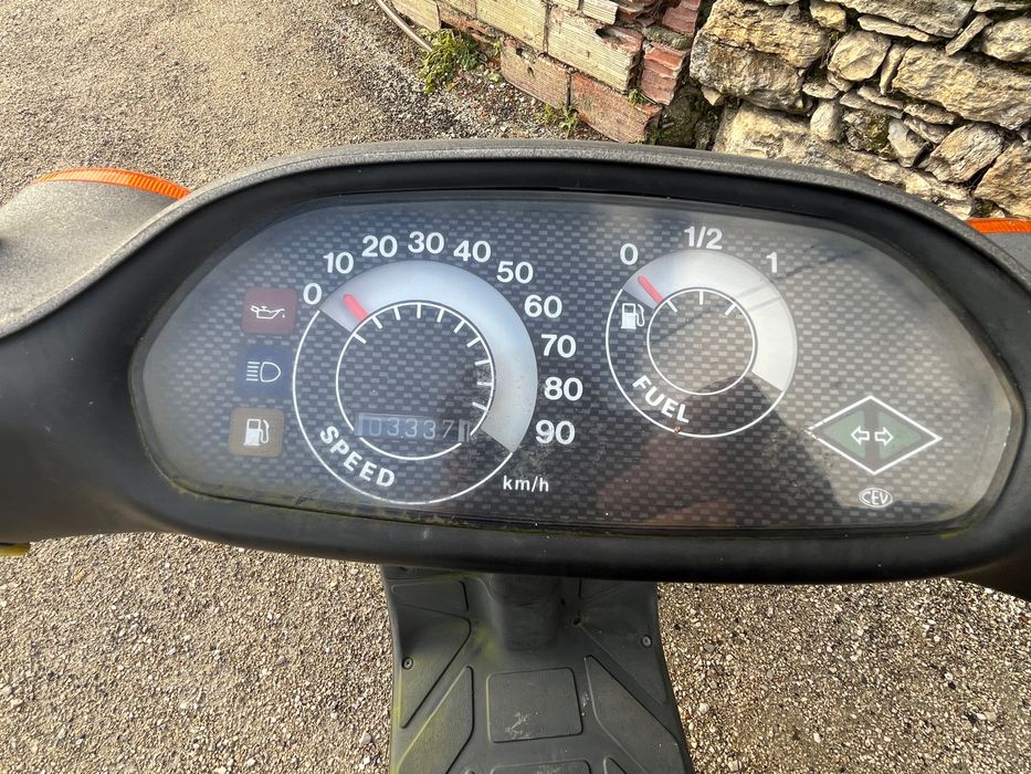 Scooter Gilera Typhoon 50 cc - Antracite - Para peças