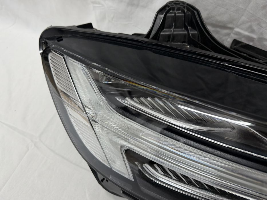 Lampa Prawy Przód VOLVO V60 S60 FULL LED 18-22r.