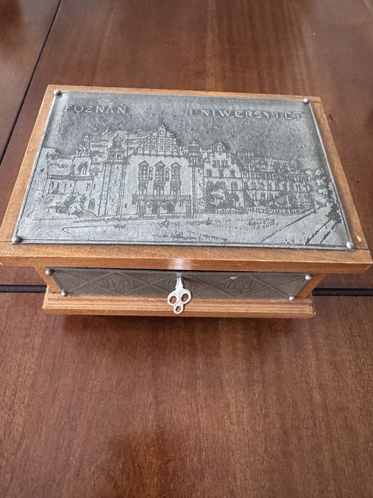 Szkatułka drewniana