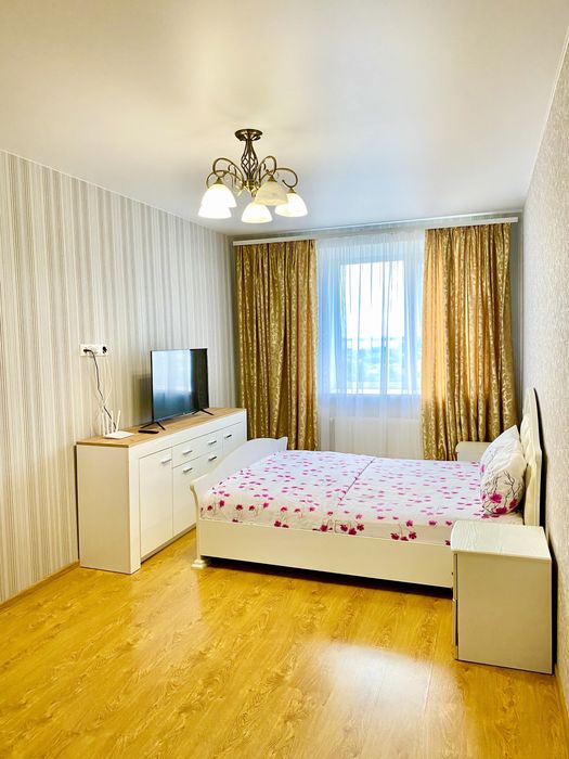 Квартира подобово: Сучасна квартира неподалік від центру