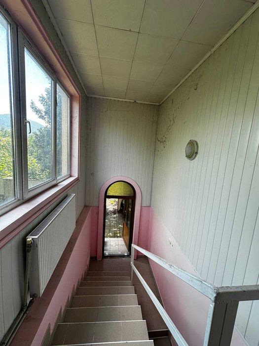 Продається затишний будинок м. Тячів
