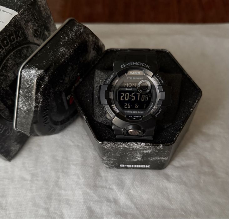Оригінальний годинник в ідеальеому стані CASIO G-SHOCK G-SQUAD GBD-800-1BER