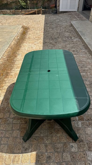 Mesa com 8 cadeiras