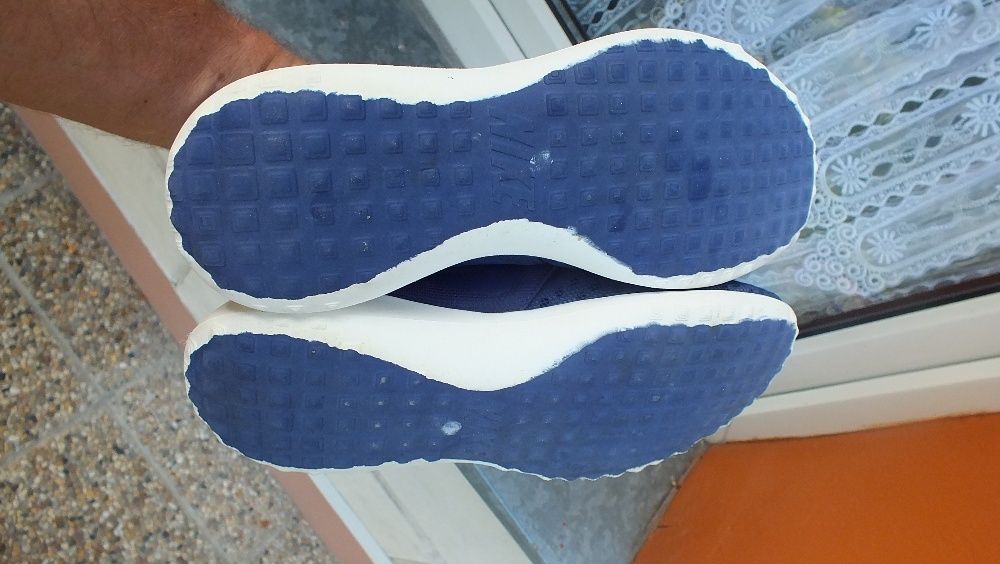 Super buty sportowe marki nike w roz 43.