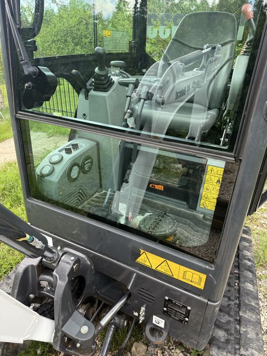 Minikoparka bobcat E19
